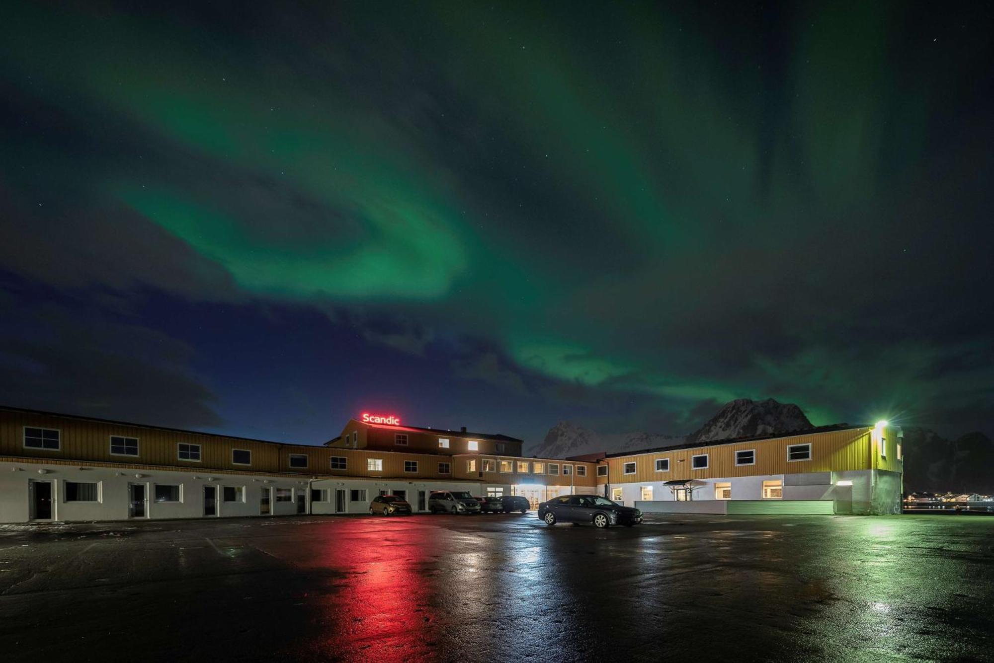 Scandic Vestfjord Lofoten Svolvær Esterno foto