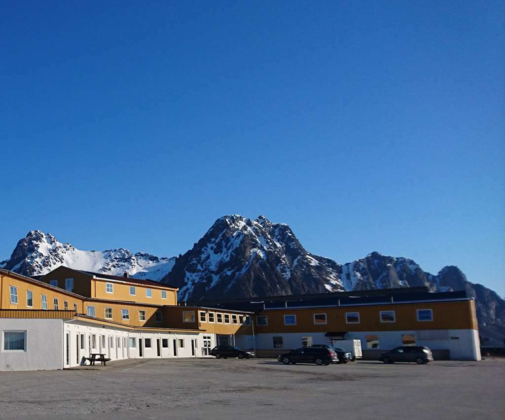 Scandic Vestfjord Lofoten Svolvær Esterno foto